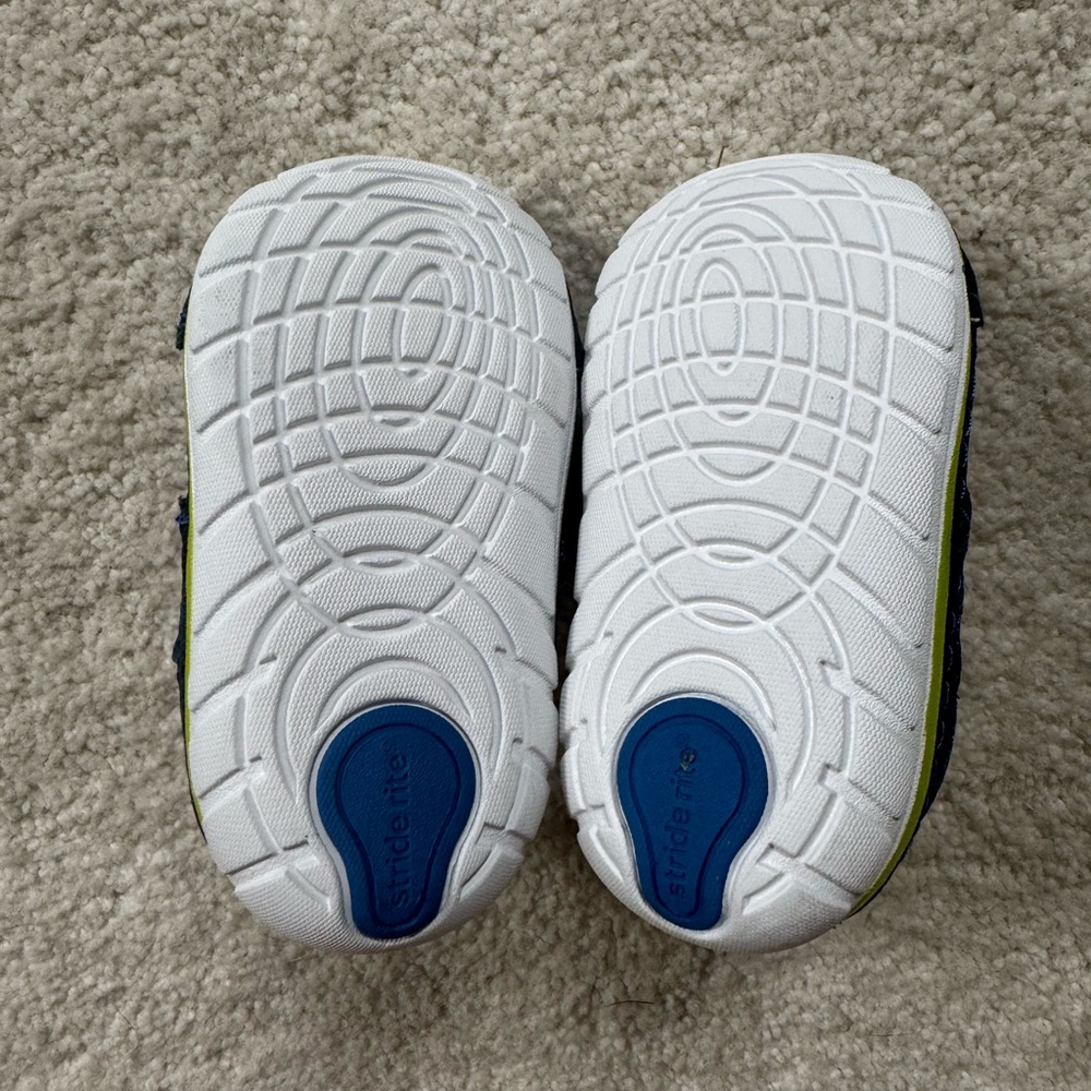 Stride Rite Soft Motion Sneaker - Picture 5 of 5